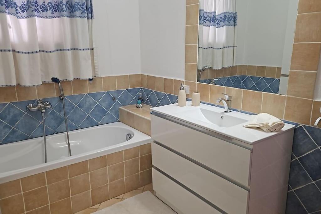 Attico Anais Apartment Loiri Porto San Paolo Екстериор снимка